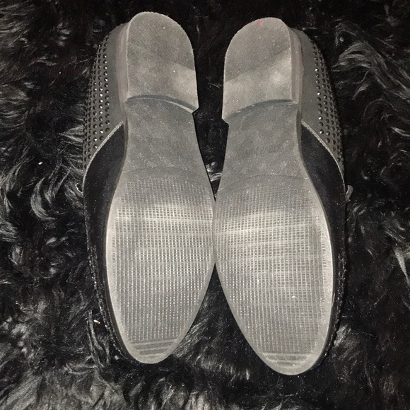 Shoes - Picture 2 of 4